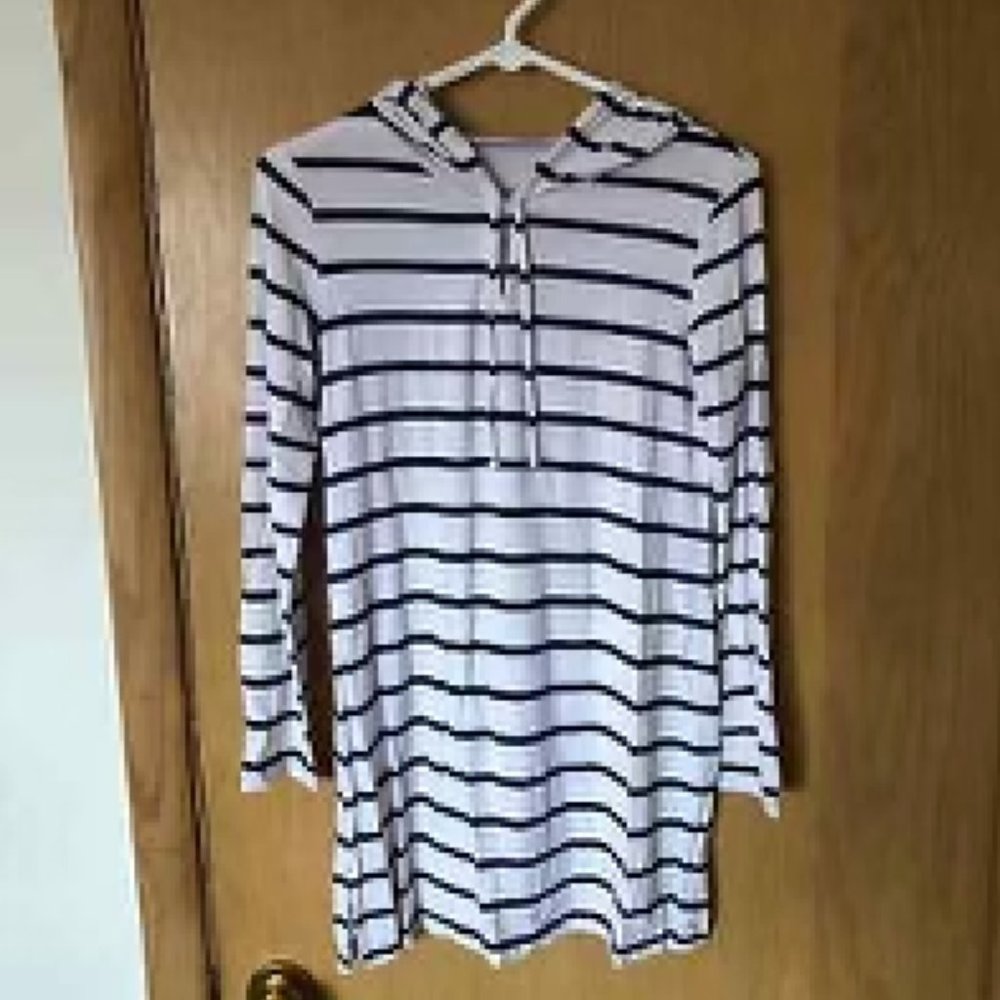 Mott 50 blue striped hooded swim cover SPF 50+ size xs (originally $118)